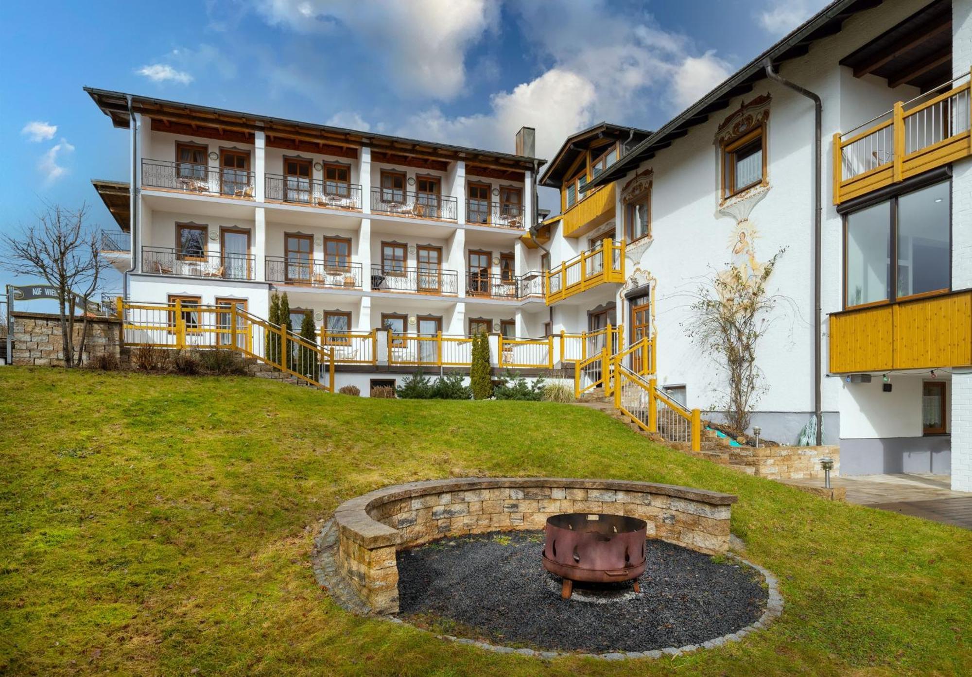 Hotel Riesberghof Lindberg Exterior photo